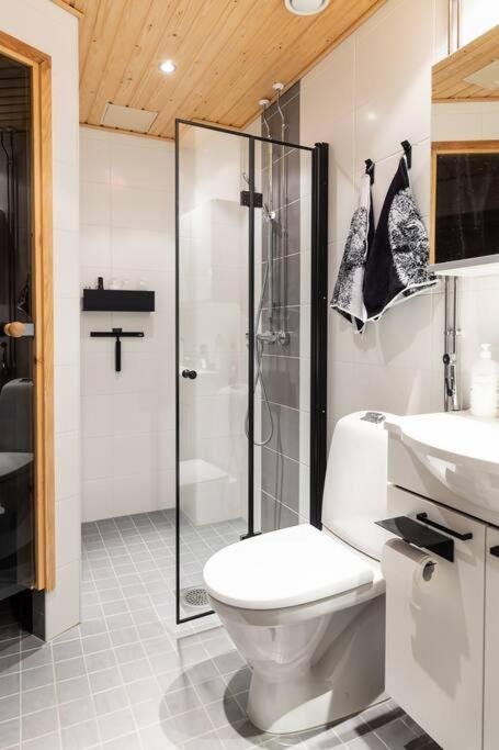 Luxury Forest Apartment 罗瓦涅米 外观 照片