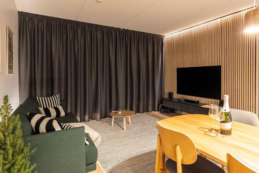 Luxury Forest Apartment 罗瓦涅米 外观 照片